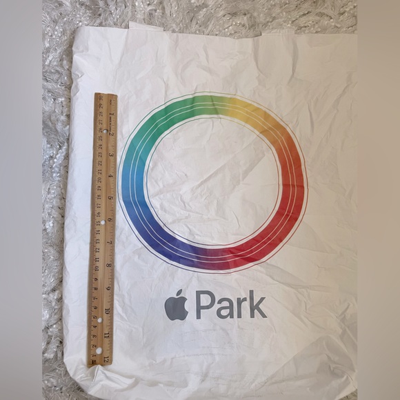APPLE Park Tote - Picture 3 of 5